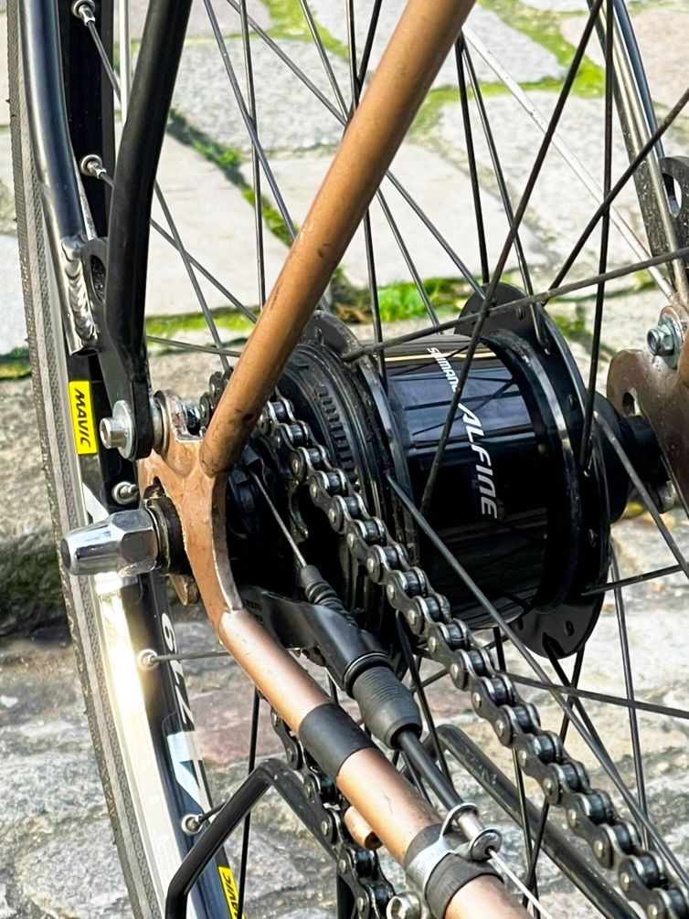 Roue Shimano Alfine er Peugeot des années 80 - montage à la carte sur demande à l'atelier cycles treize