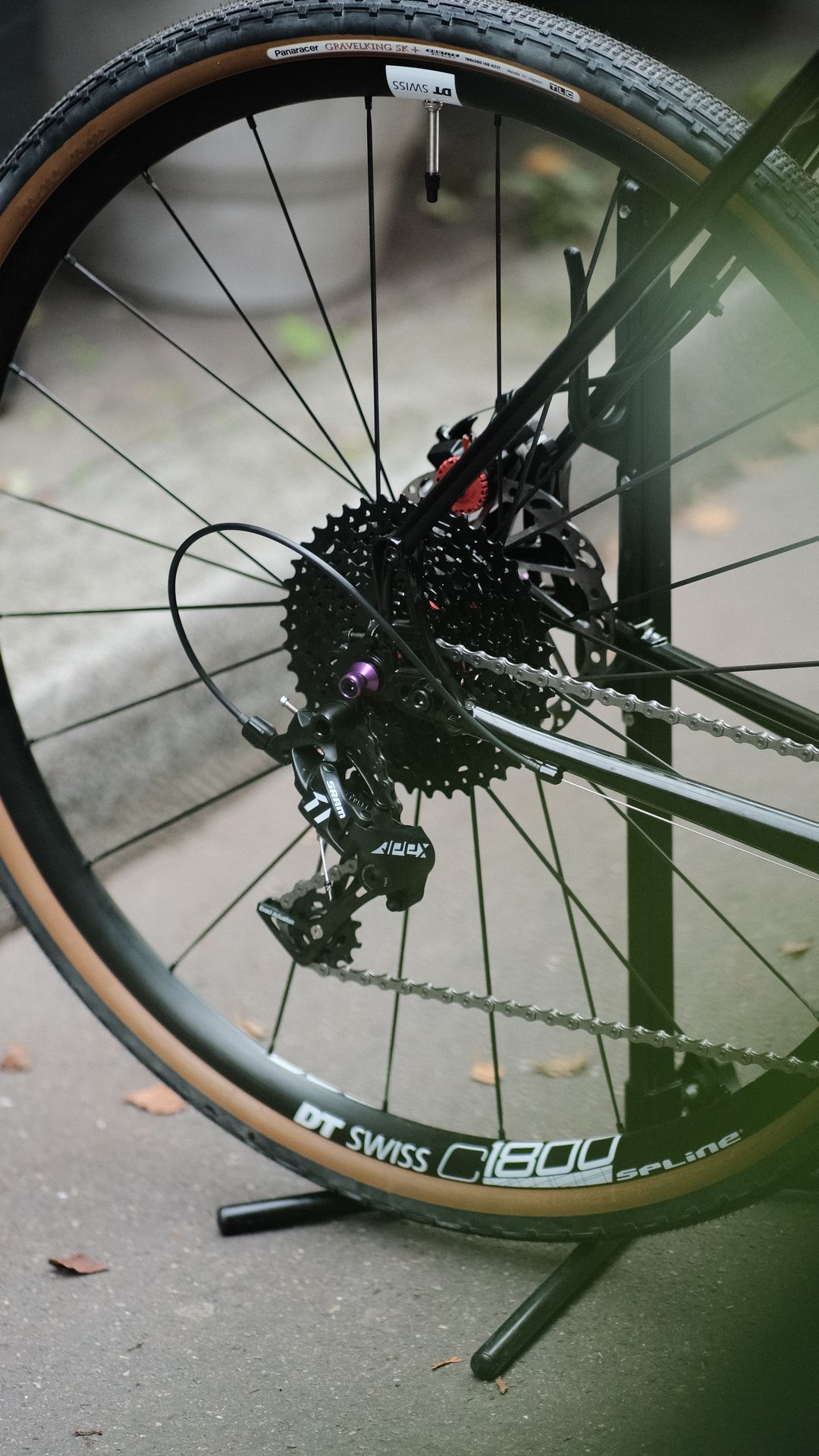 Transmission Sram Apex sur ce cadre acier Salsa Marrakesh monté à l'atelier Cycles Treize Paris