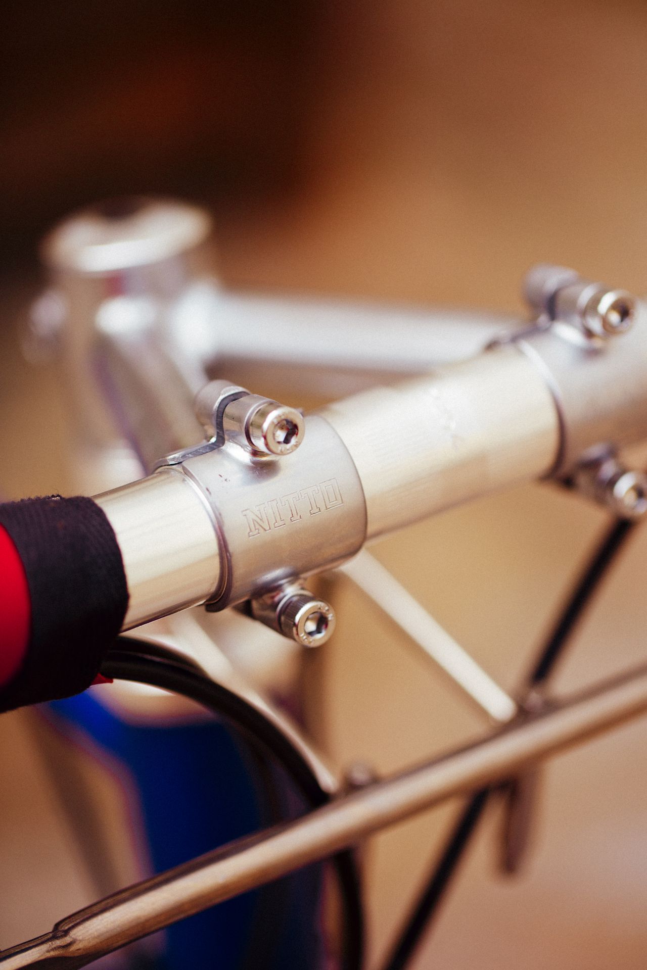 Magasin de cycles et atelier de réparation velo et montage vélo à la carte à Paris 13eme spécialisé dans le gravel et le voyage. 