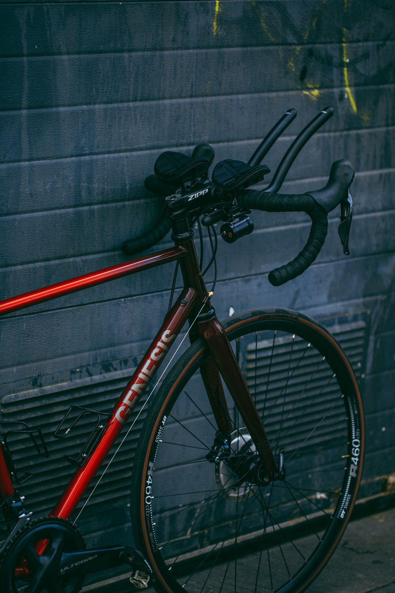 Magasin de cycles et atelier de réparation et montage vélo à la carte à Paris 13eme spécialisé dans le gravel et le voyage. Cadre acier reynolds 853