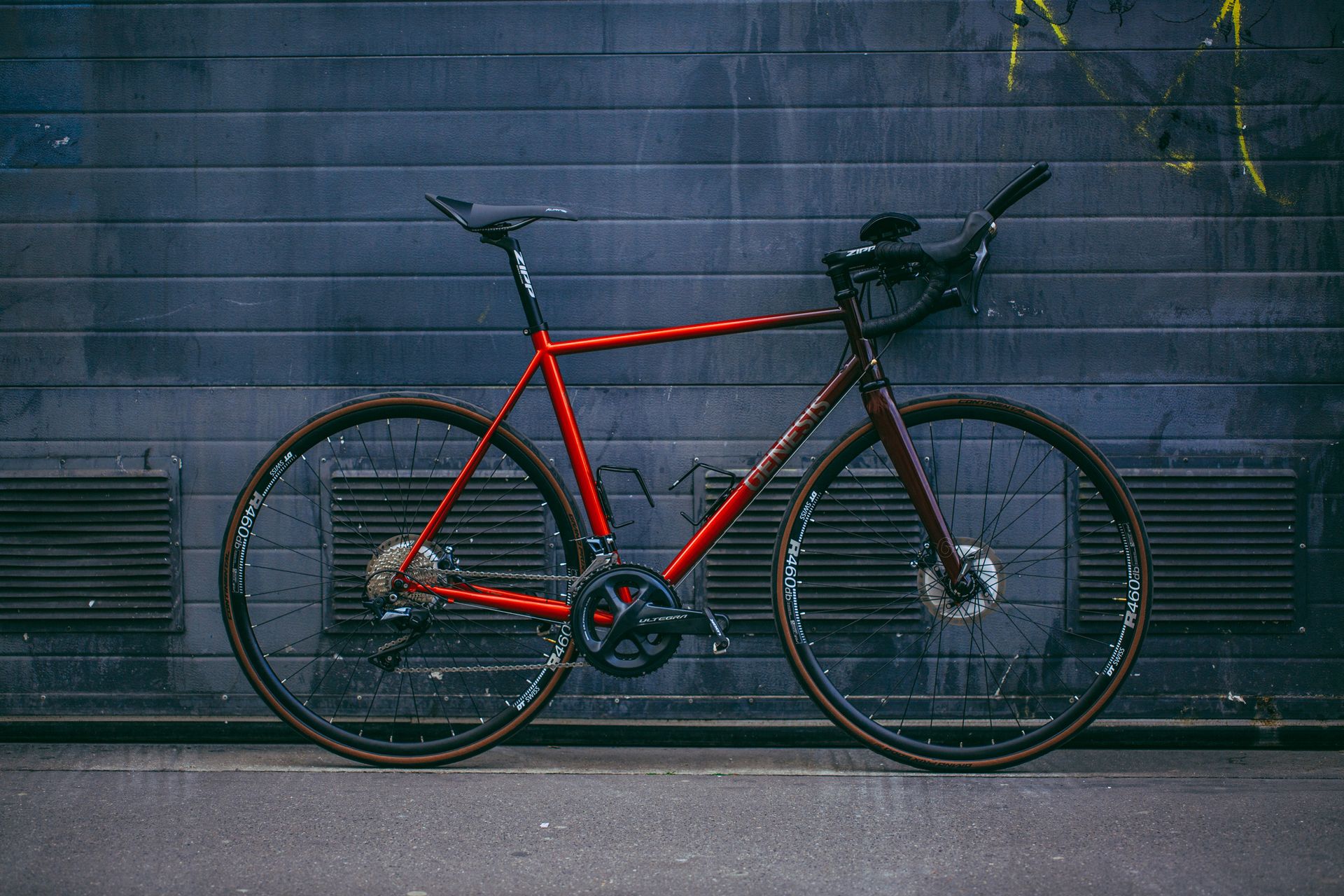 Magasin de cycles et atelier de réparation et montage vélo à la carte à Paris 13eme spécialisé dans le gravel et le voyage. Vélo Genesis Volare monté par Cycles 13 