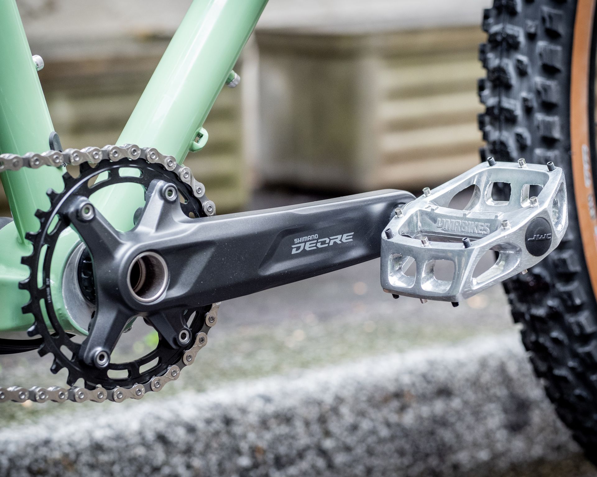 boitier excentrique et pedalier shimano pour une tension de chaine ideale